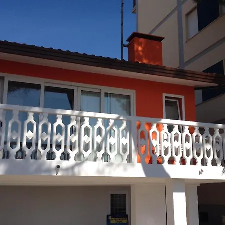 Fuer 6 Personen Ca 55 M In Bibione, Venetien Provinz Venedig アパート *